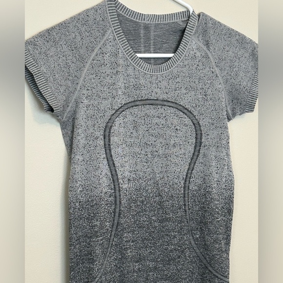 Lululemon 6 Swiftly Tech T-Shirt Tee Shirt Short Sleeve Rare Gray Ombré running - Picture 5 of 10